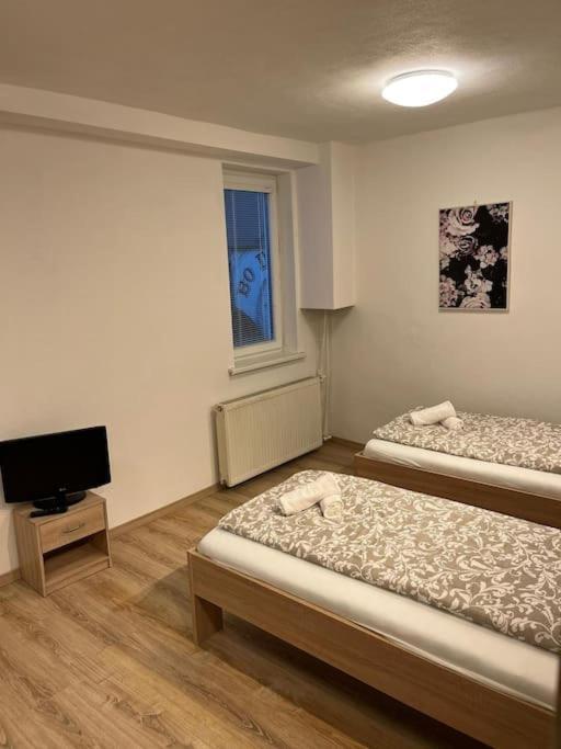 Bada Bing Plaza Lejlighed Bratislava Eksteriør billede