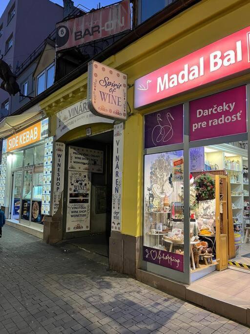 Bada Bing Plaza Lejlighed Bratislava Eksteriør billede