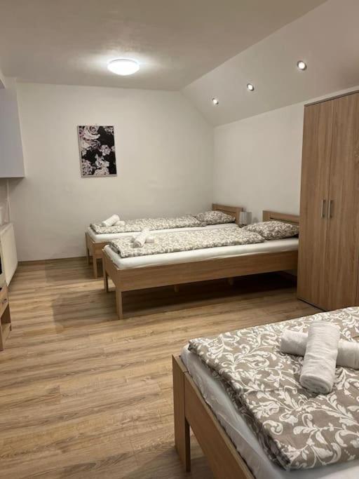 Bada Bing Plaza Lejlighed Bratislava Eksteriør billede